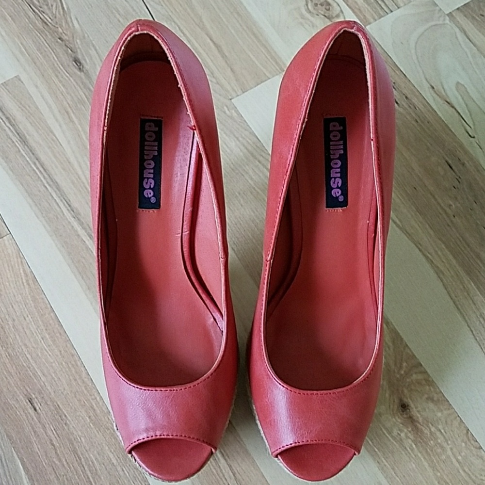 Today Only! $15 Dollhouse Savi Coral Heels - Picture 3 of 6